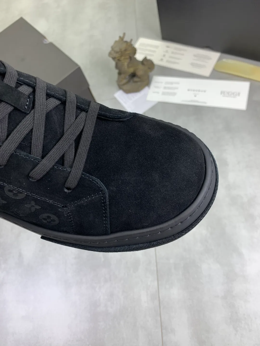 Men's men's shoes 💰P600 New arrival 🆕🆕🆕 IUGGI new retro presbyopic men's shoes Casual and versatile, full of high-end sense, fashionable and luxury style, joint model, retro presbyopic factor, full of handsome style, first layer suede cowhide, wool lining, rubber outsole, light and non-slip size: 39-44, three colors 9681-c22